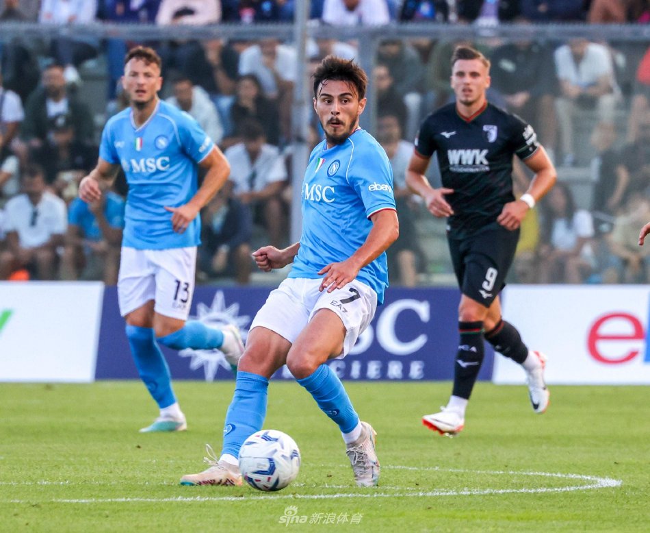 的进攻压力 的进攻压力